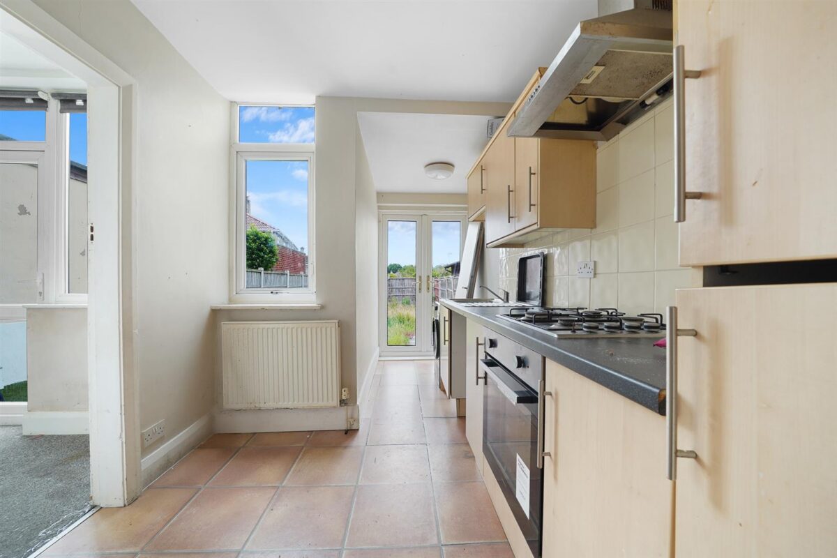 Sedbergh Avenue, Aintree Village