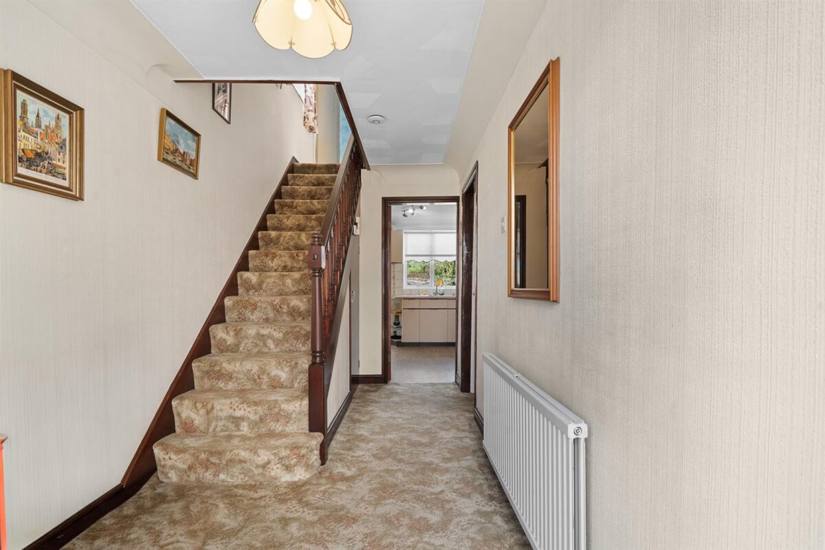 Taunton Drive, Aintree Village