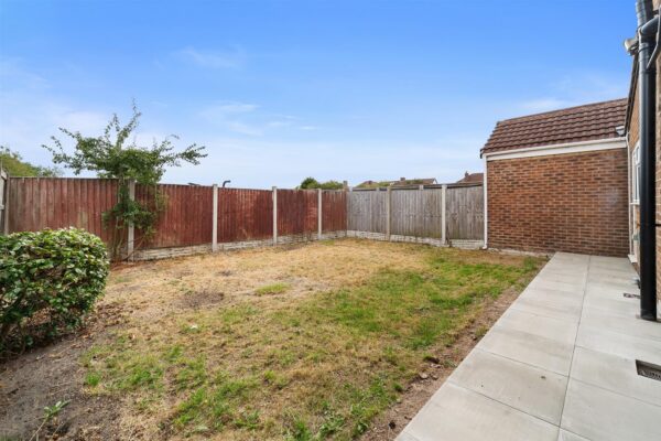 Oriel Drive, Aintree Village