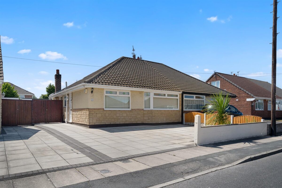 Dartmouth Avenue, Aintree Village