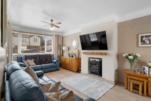Keble Drive, Aintree Village