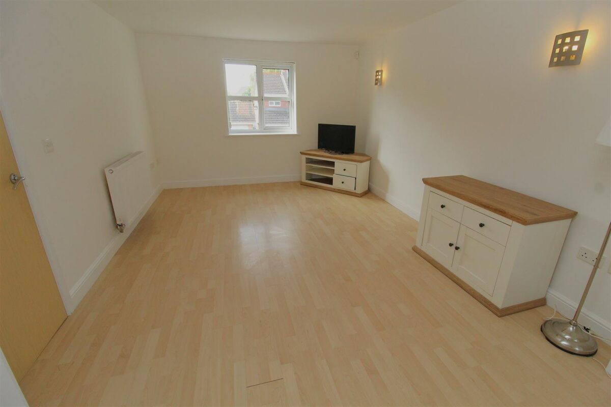 Dapple Heath Avenue, Melling