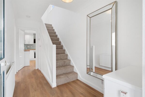 Oriel Drive, Aintree Village
