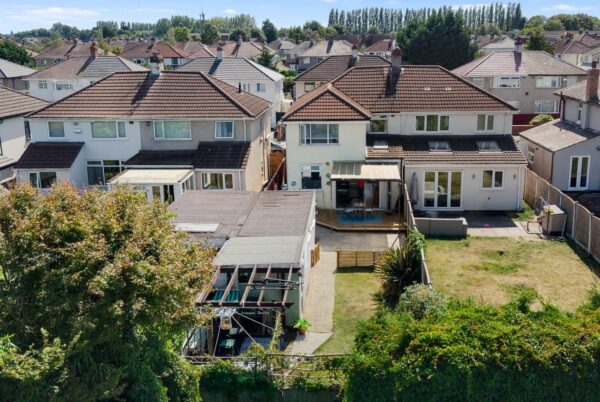 Keble Drive, Aintree Village