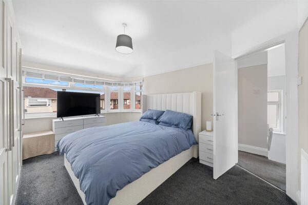 Oriel Drive, Aintree Village