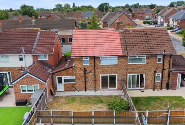Oriel Drive, Aintree Village