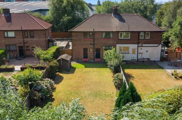 Brenka Avenue, Aintree