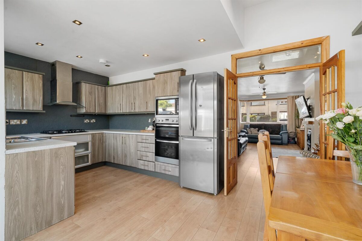 Keble Drive, Aintree Village