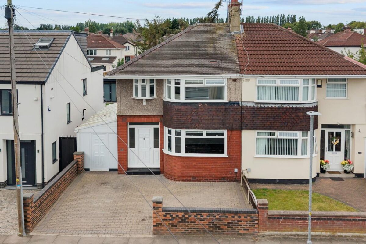 Oriel Drive, Aintree Village