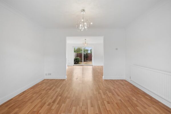 Oriel Drive, Aintree Village