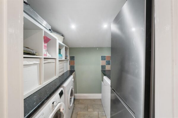 Heswall Road, Aintree