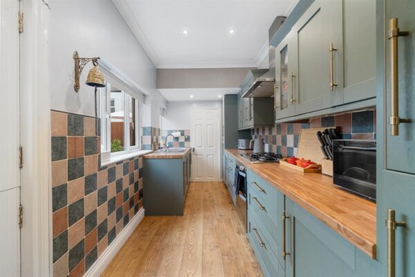Heswall Road, Aintree