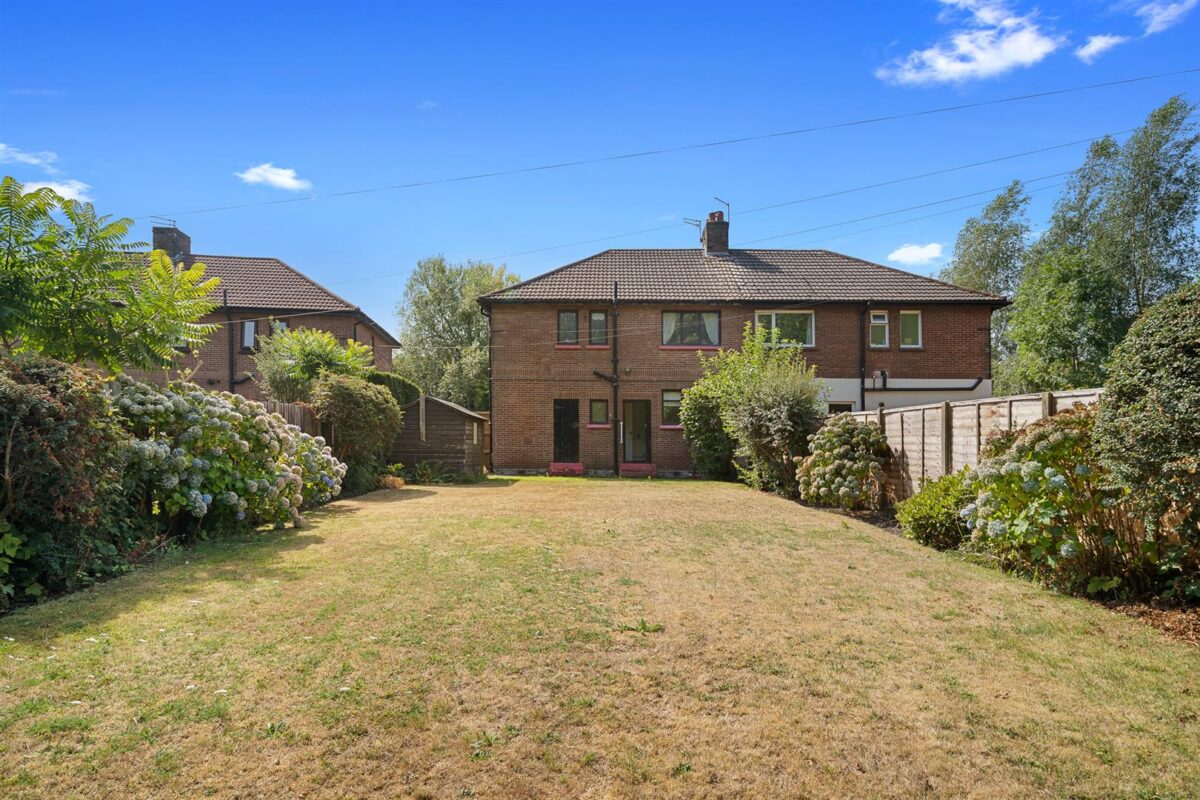 Brenka Avenue, Aintree