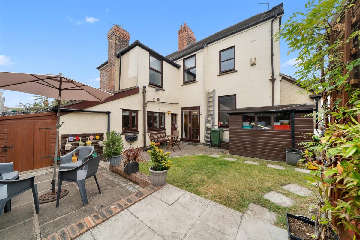 Heswall Road, Aintree