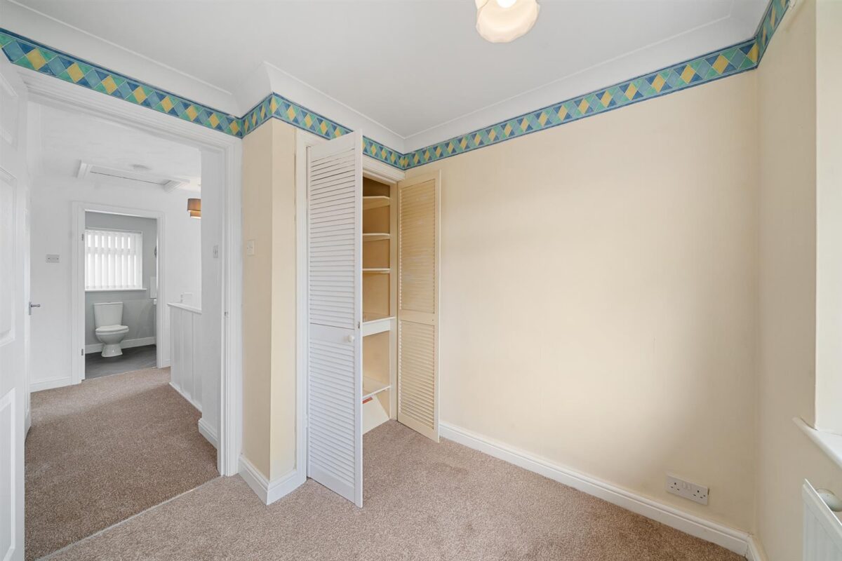 Oriel Drive, Aintree Village