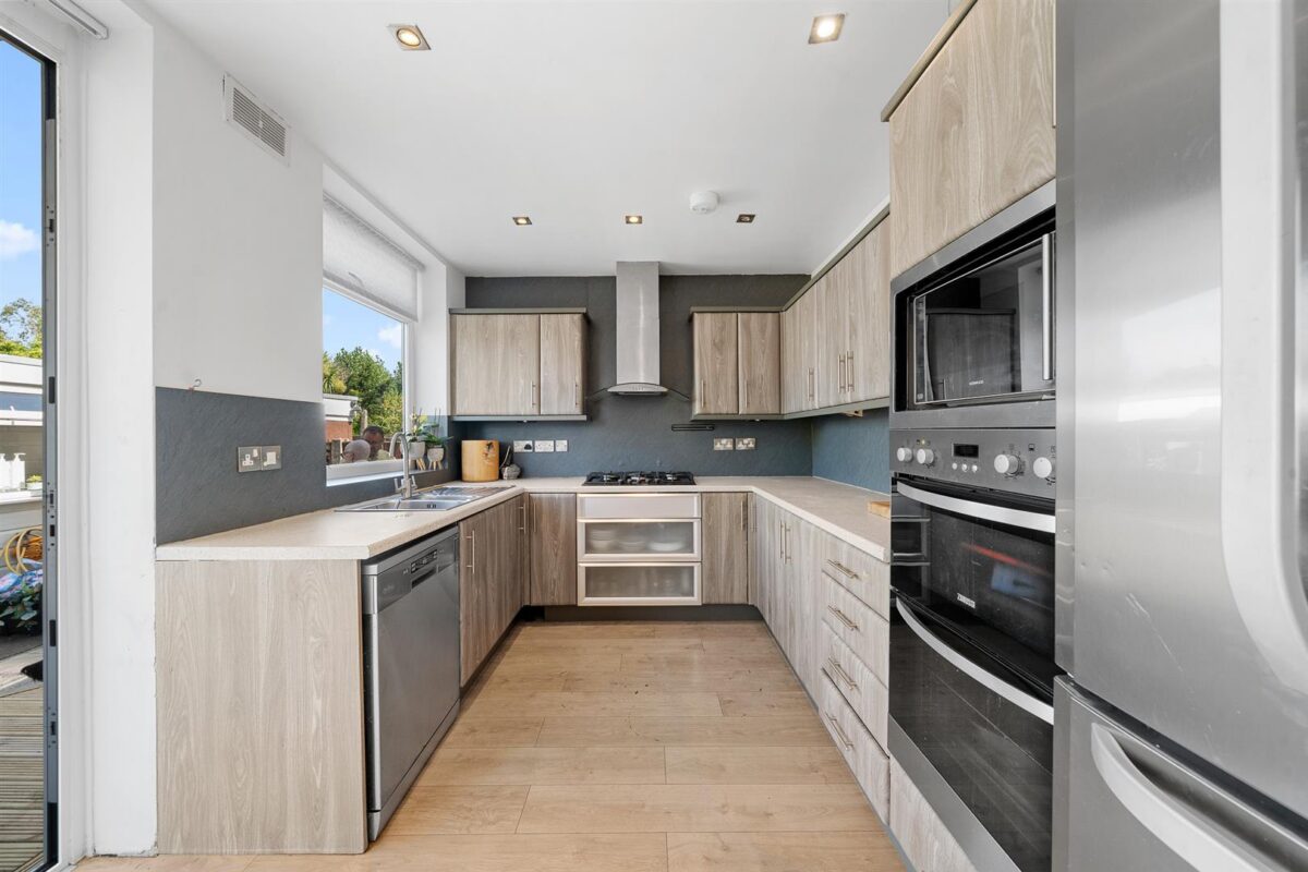Keble Drive, Aintree Village