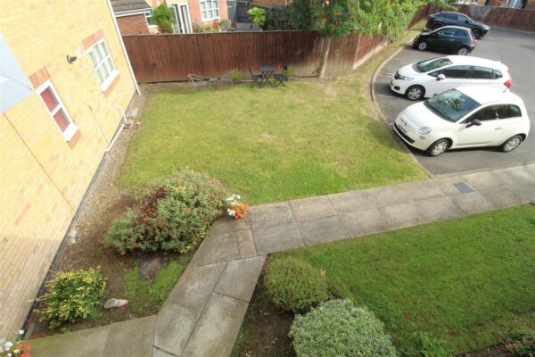 Dapple Heath Avenue, Melling