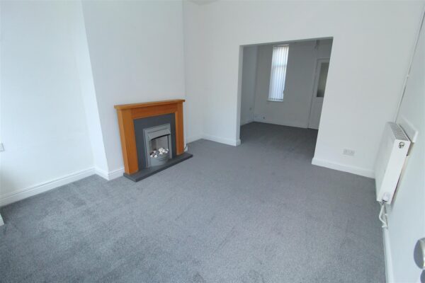Kingswood Avenue, Aintree