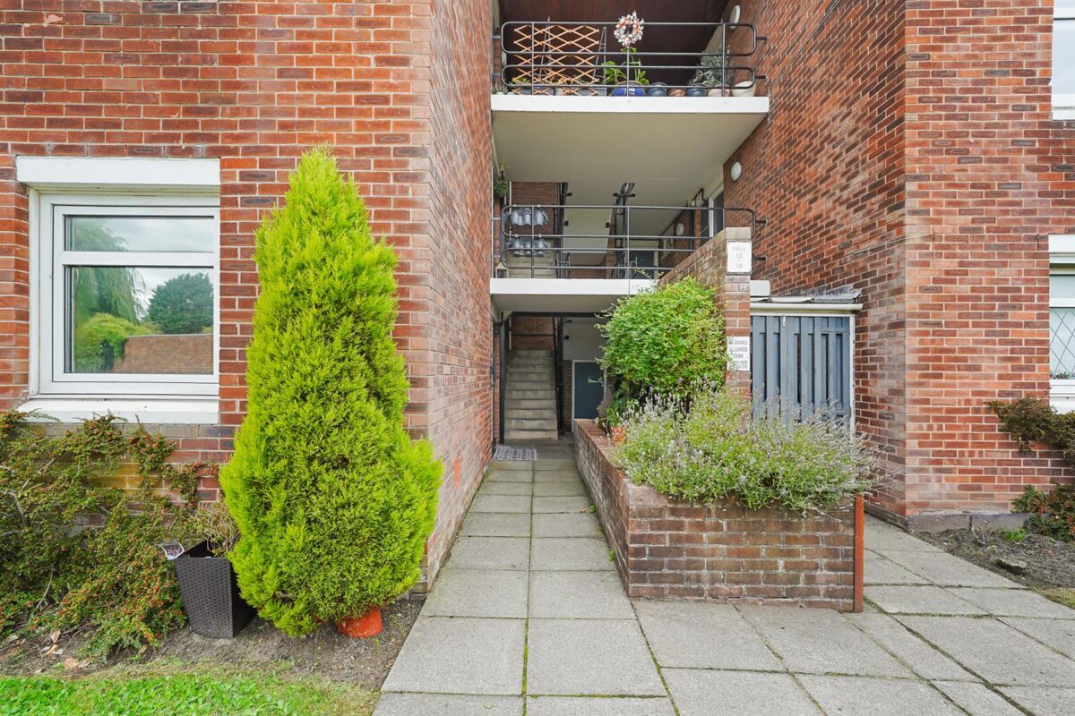 Green Park, Netherton