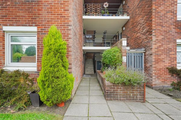 Green Park, Netherton