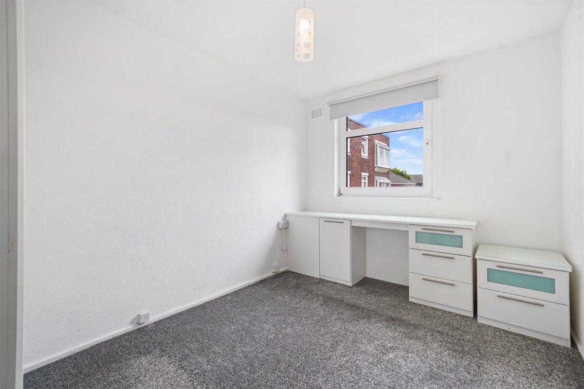 Green Park, Netherton