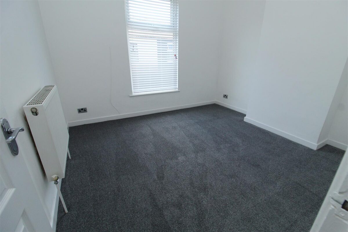Kingswood Avenue, Aintree