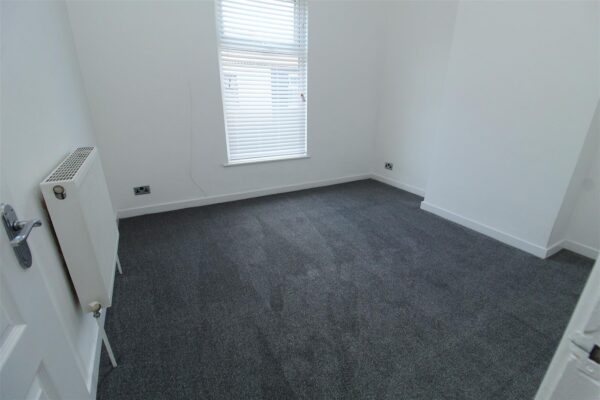 Kingswood Avenue, Aintree