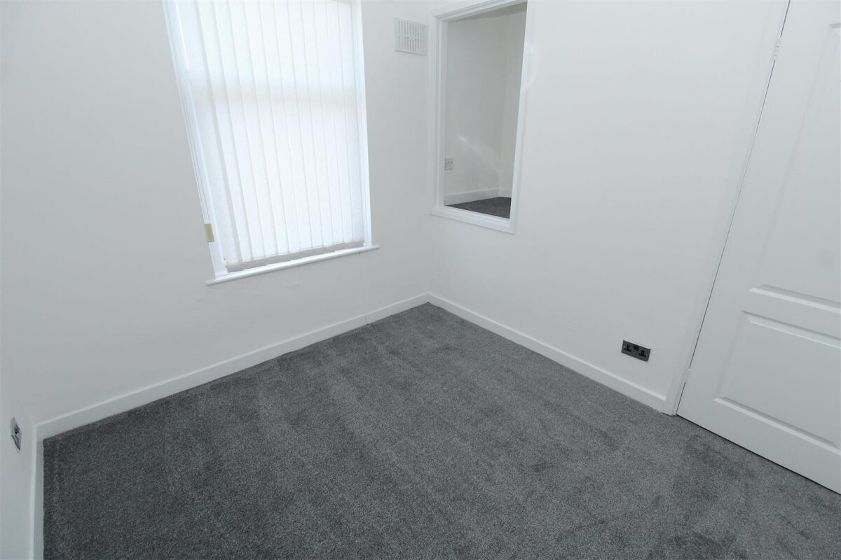 Kingswood Avenue, Aintree