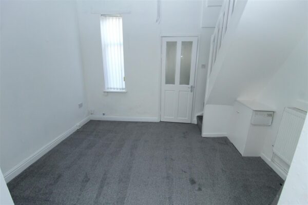 Kingswood Avenue, Aintree