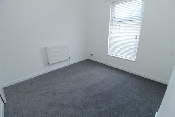 Kingswood Avenue, Aintree