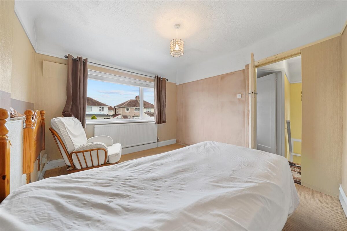 Ormskirk Road, Aintree Village