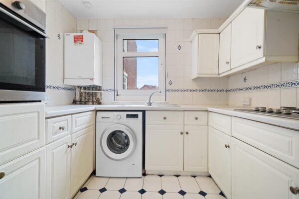 Green Park, Netherton