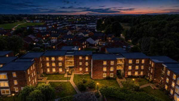 Green Park, Netherton