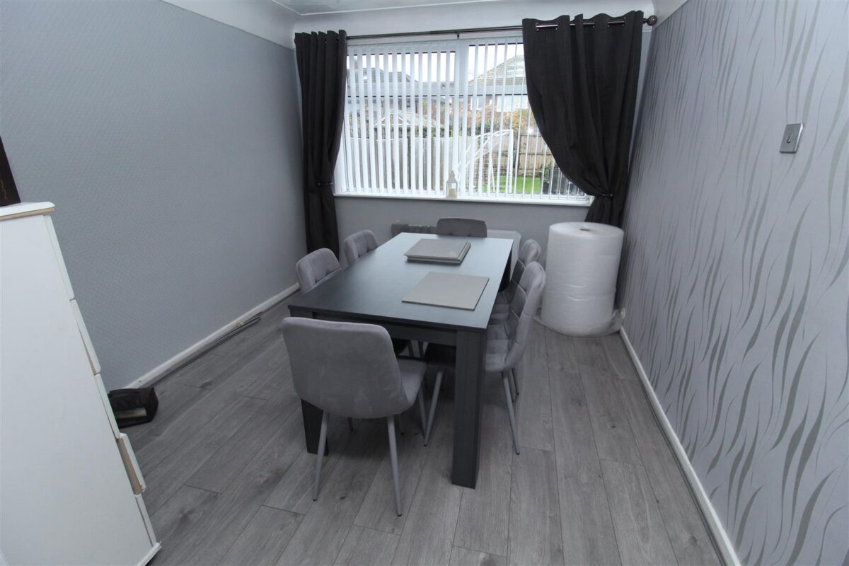 Taunton Drive, Aintree Village