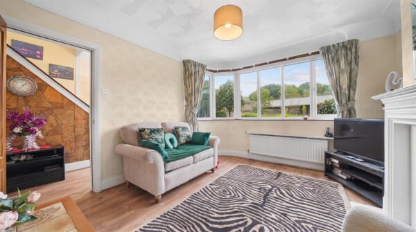 Ormskirk Road, Aintree Village