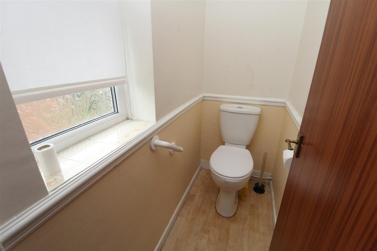 Rugby Drive, Aintree Village