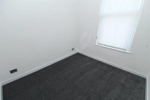 Kingswood Avenue, Aintree