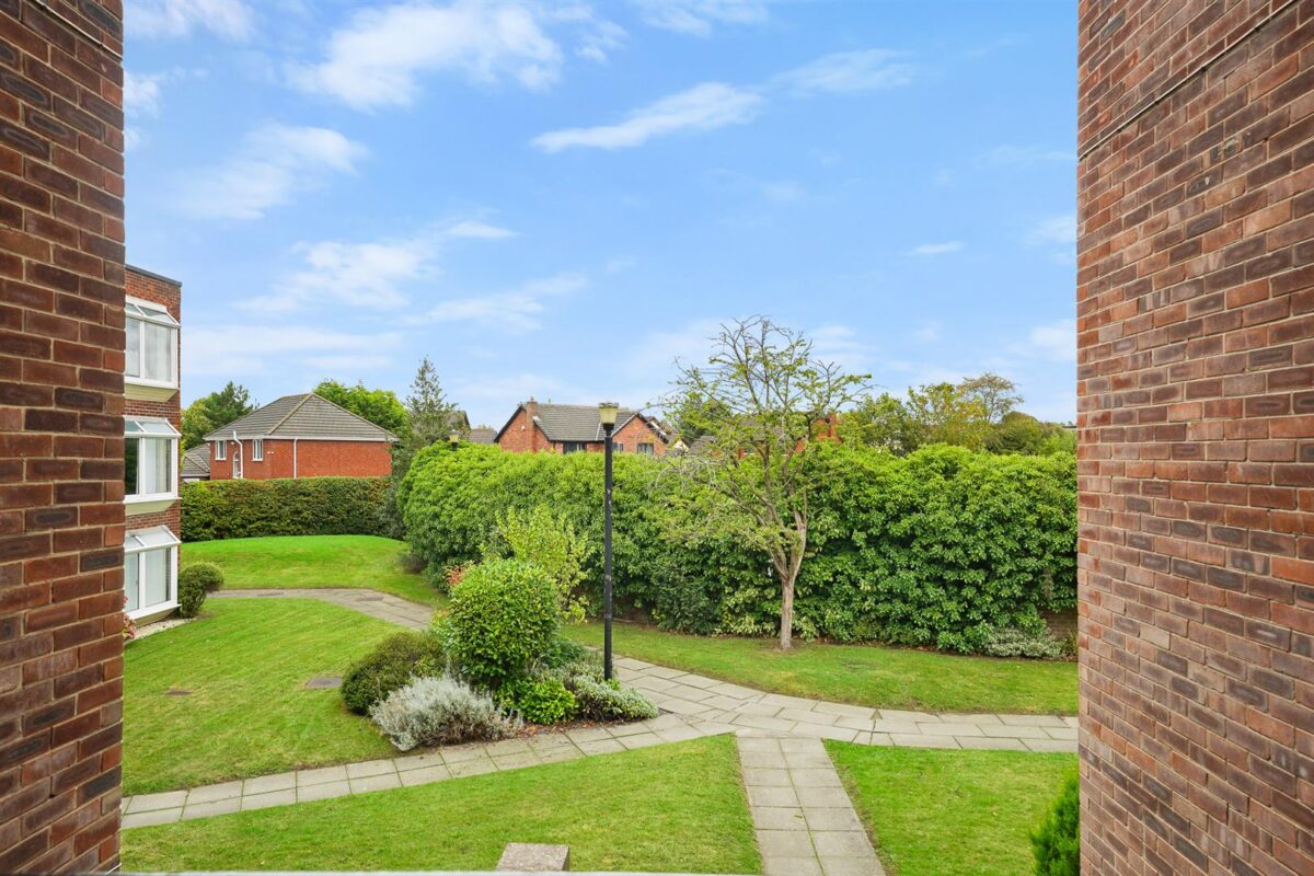 Green Park, Netherton