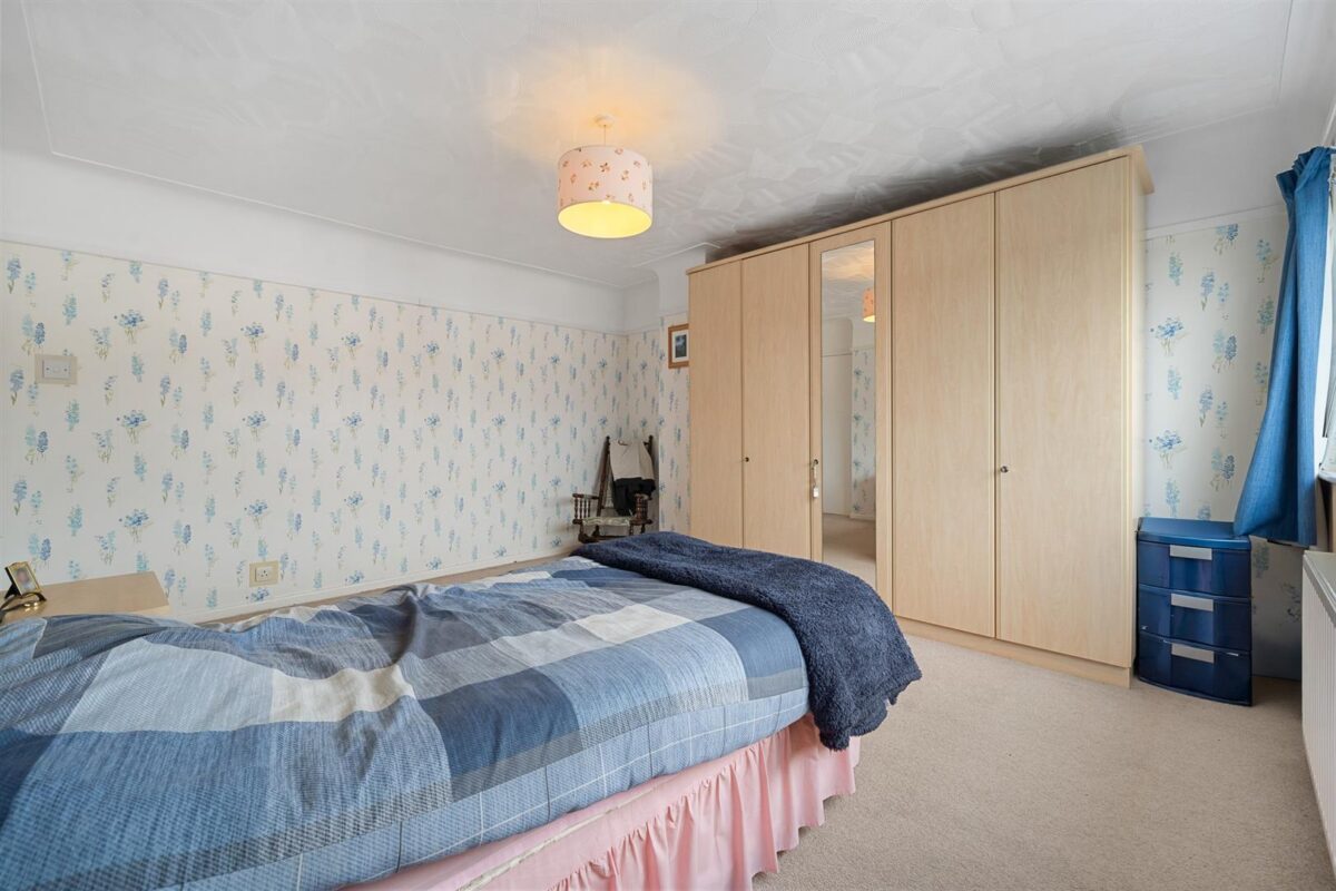 Epsom Close, Aintree Village