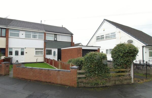 Debra Close, Melling