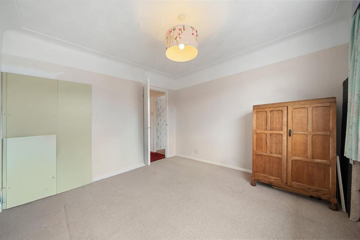 Epsom Close, Aintree Village