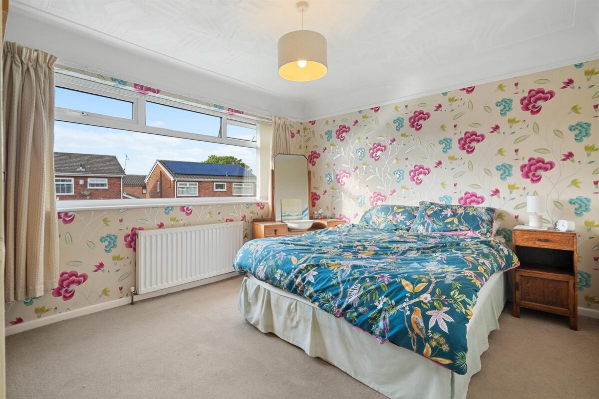 Epsom Close, Aintree Village