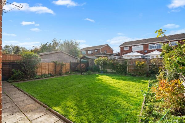 Epsom Close, Aintree Village