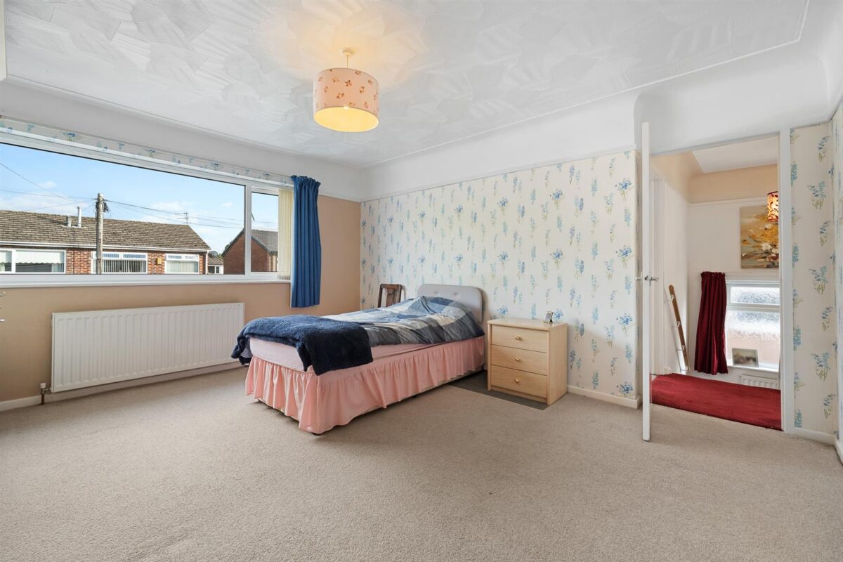 Epsom Close, Aintree Village