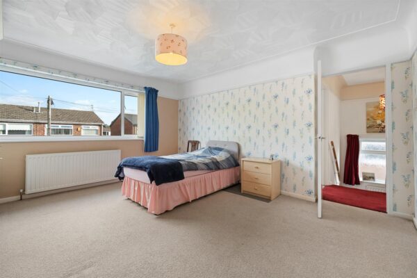 Epsom Close, Aintree Village