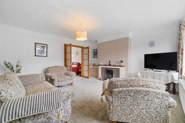 Epsom Close, Aintree Village