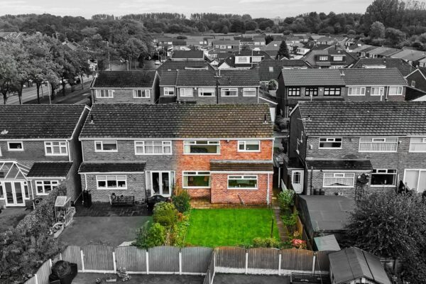 Epsom Close, Aintree Village
