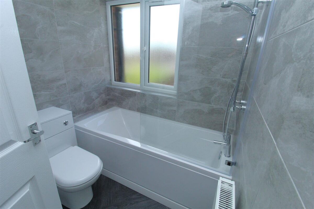Debra Close, Melling