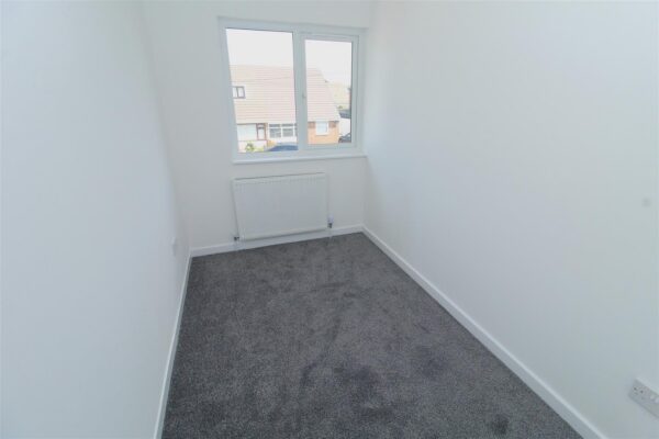 Debra Close, Melling