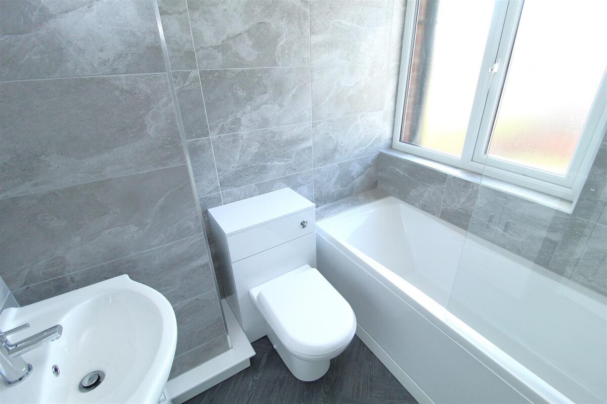 Debra Close, Melling